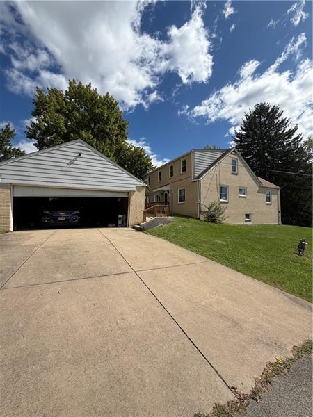 Building Photo - 306 Valley Dr