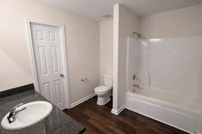 Building Photo - 14 Miller Park Cir