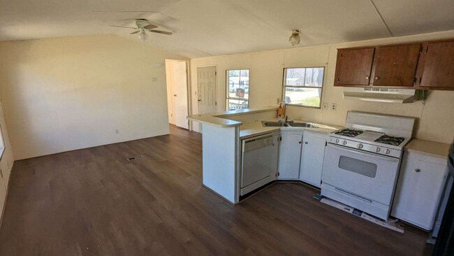 Building Photo - 9 Boulder Dr