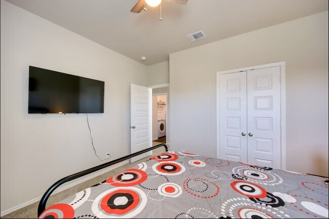 Building Photo - First Time Rental! 4 Bedroom 2 1/2 Bath ~M...