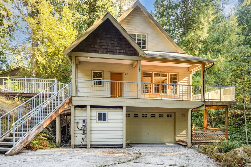 Building Photo - 14 Stable Ln