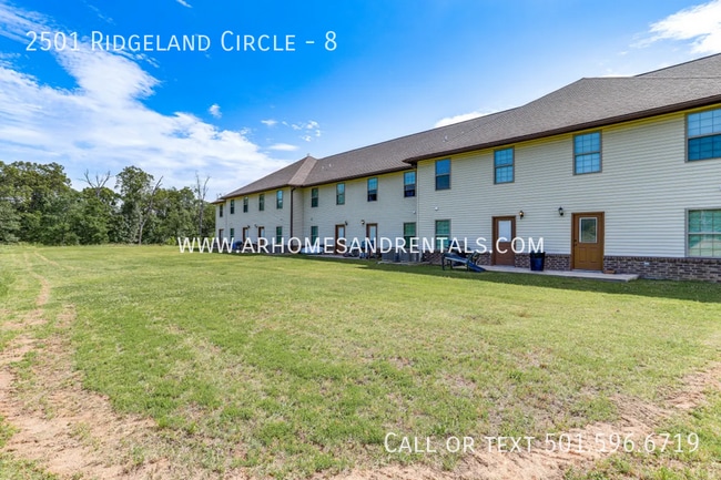 Building Photo - 2501 Ridgeland Cir
