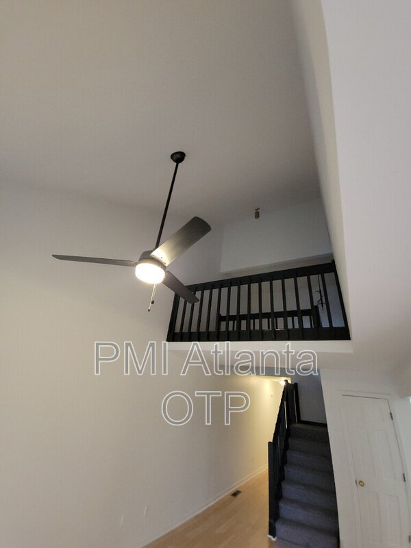 Building Photo - 1782 Millview Dr NE