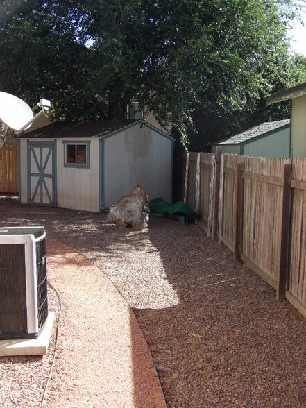 Building Photo - 1031 Rancher Dr