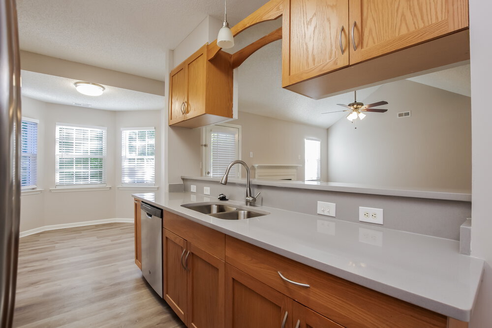 Building Photo - 4020 River Falls Dr