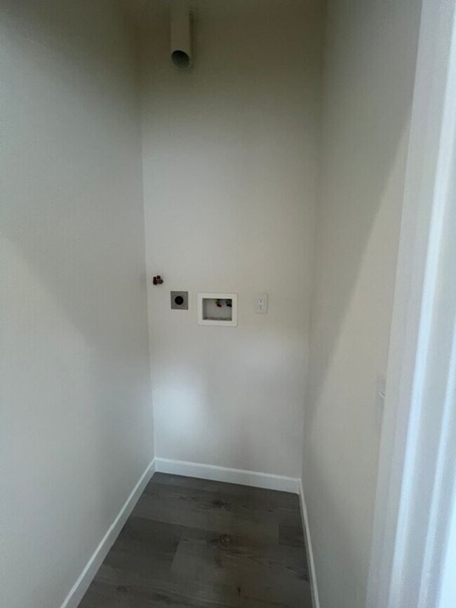 Building Photo - 7317-7321 Garden Grove Avenue