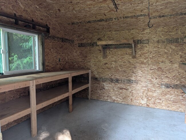 Building Photo - 10755 Jordan Rd