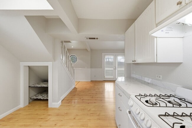 Building Photo - 1901 Spencer St