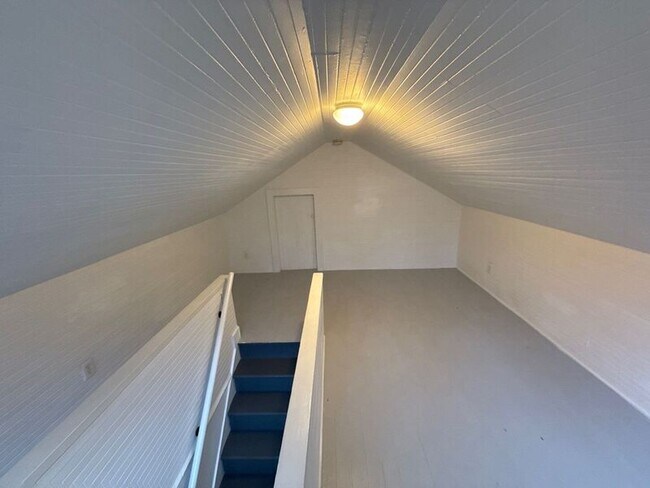 Building Photo - 244 14th St SE