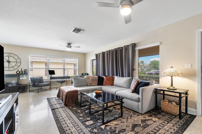 Building Photo - 2757 NE 29th Ave