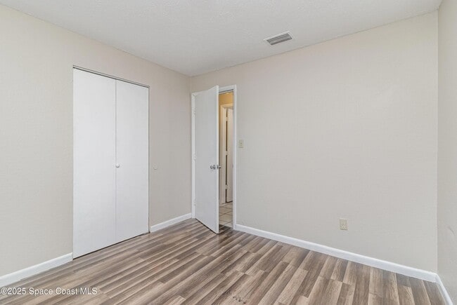 Building Photo - 3648 Tomlin Dr