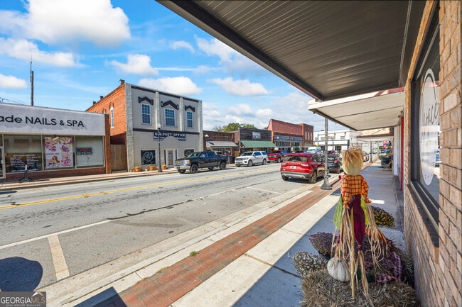 Building Photo - 958 Church St