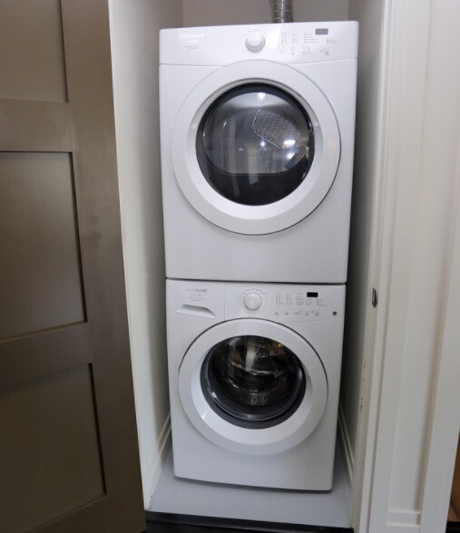 Building Photo - 375 Logan St