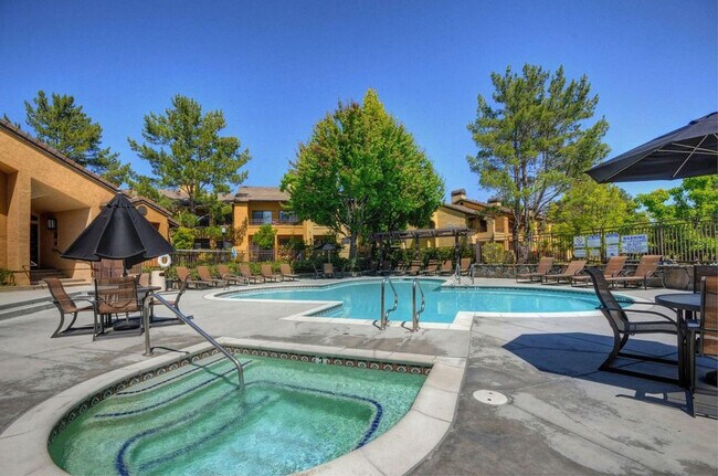 Building Photo - 401 Canyon Woods Pl