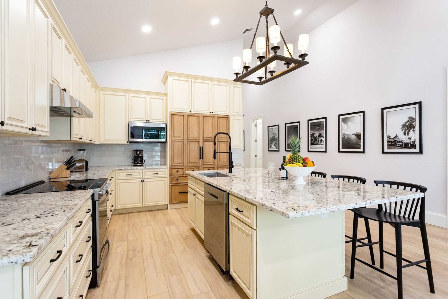 Building Photo - 828 110th Ave N