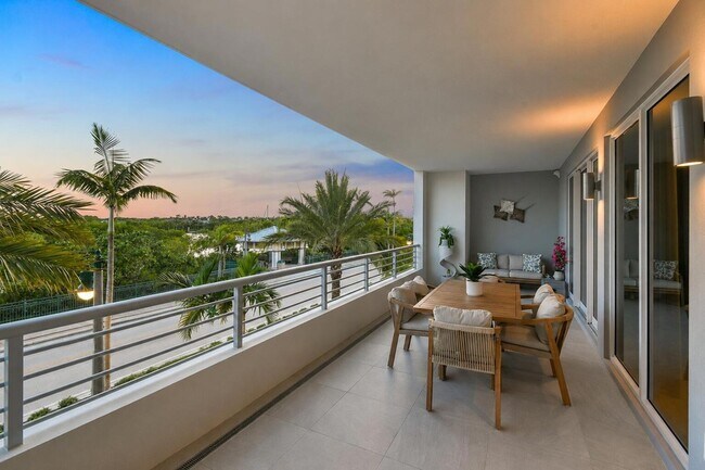 Building Photo - 1 S Coastal Way
