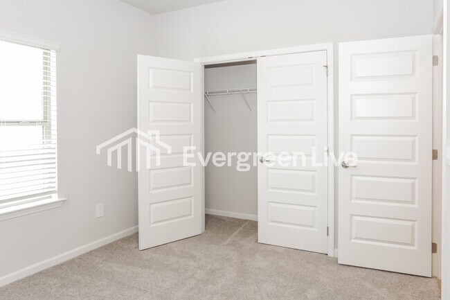 Building Photo - 105 Ashby Pond Dr