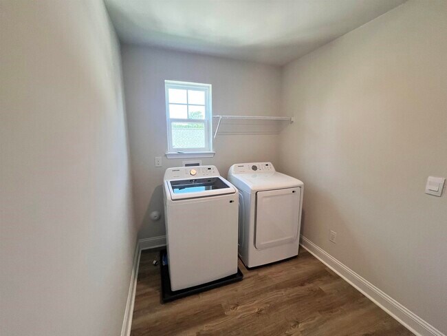 Building Photo - 575 Chatham Ct NW