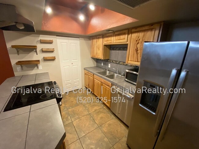 Building Photo - 1200 E River Rd