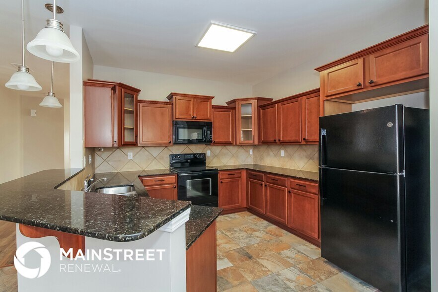 Building Photo - 118 W Cavendish Dr