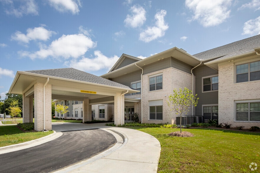 Country Club Estates Senior Living Center 2075 N Country Club Dr