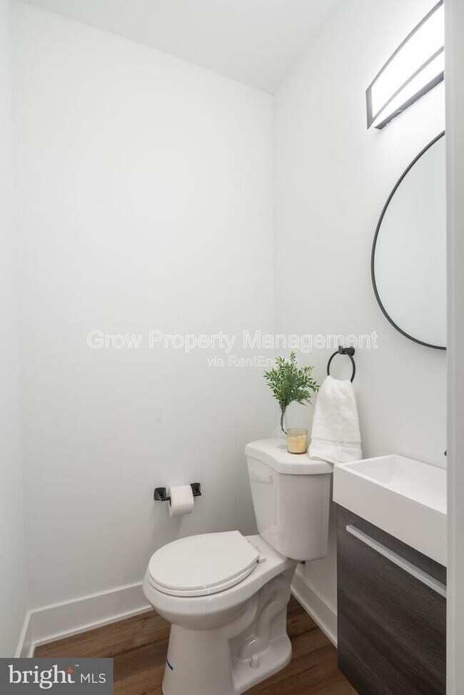 Building Photo - 2018 S 8th St