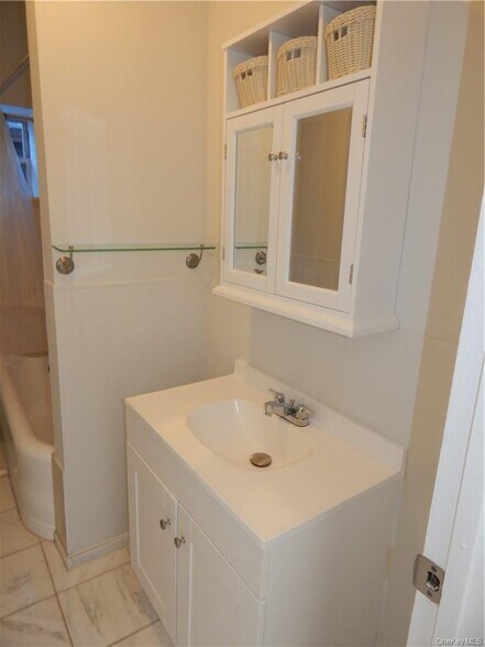 Building Photo - 5 John St