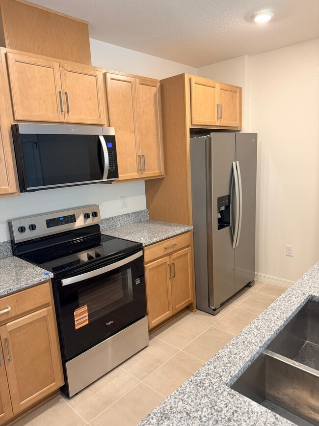 Building Photo - 2814 Raindrop Run St