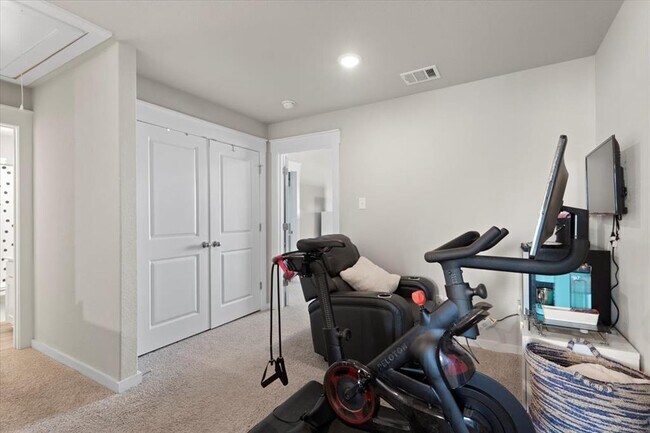 Building Photo - 1530 McKinney Dr