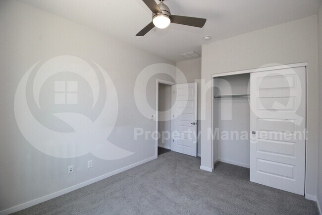 Building Photo - 3498 E Ravenswood Dr