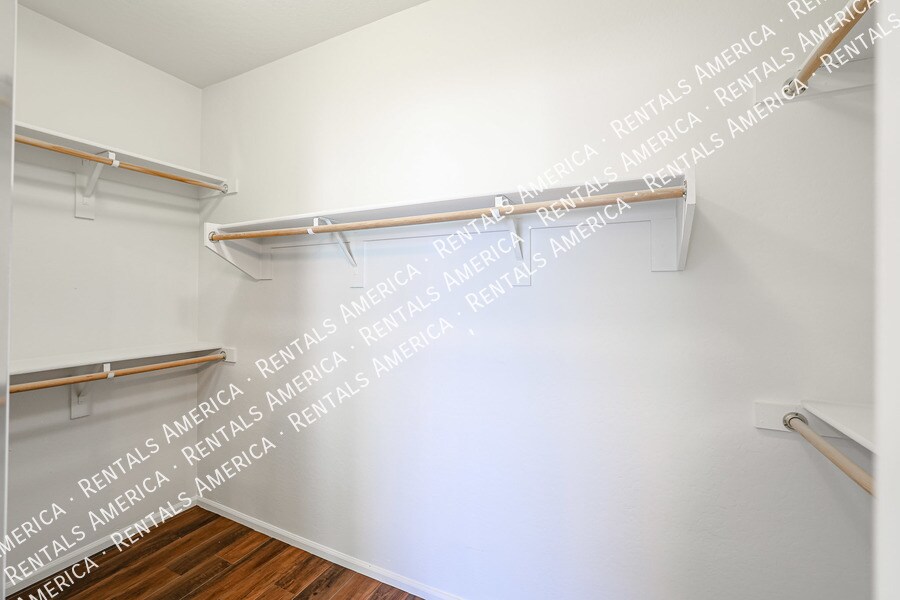 Building Photo - 14958 W Cameron Dr