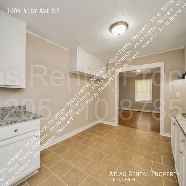 Building Photo - 1604 41st Ave NE