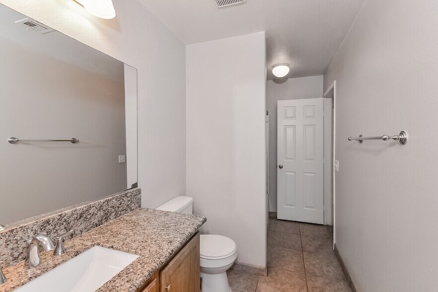 Building Photo - 2401 Cypress Island Ct