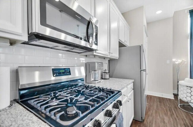 Building Photo - 703 Strawberry Pines Ct