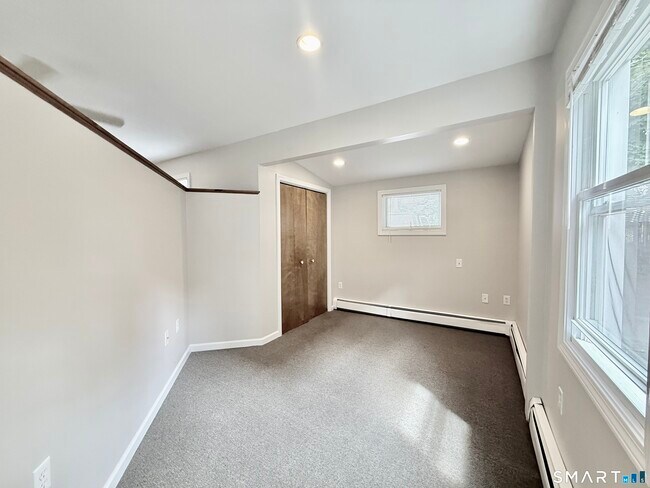 Building Photo - 139 Bradley St