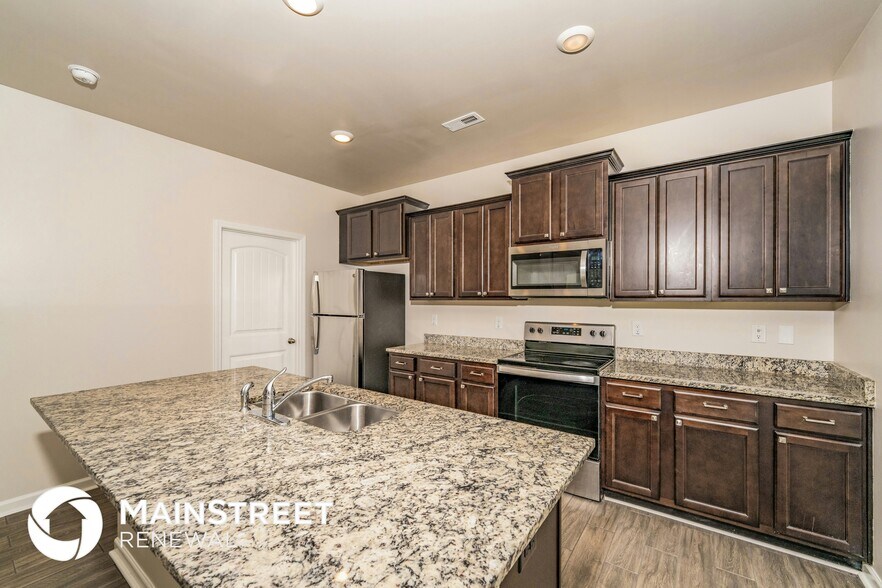 Building Photo - 22947 Downing Park Cir