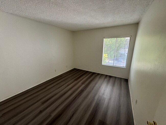 Building Photo - 1 Bedroom 1 Bathroom Condo in La Habra