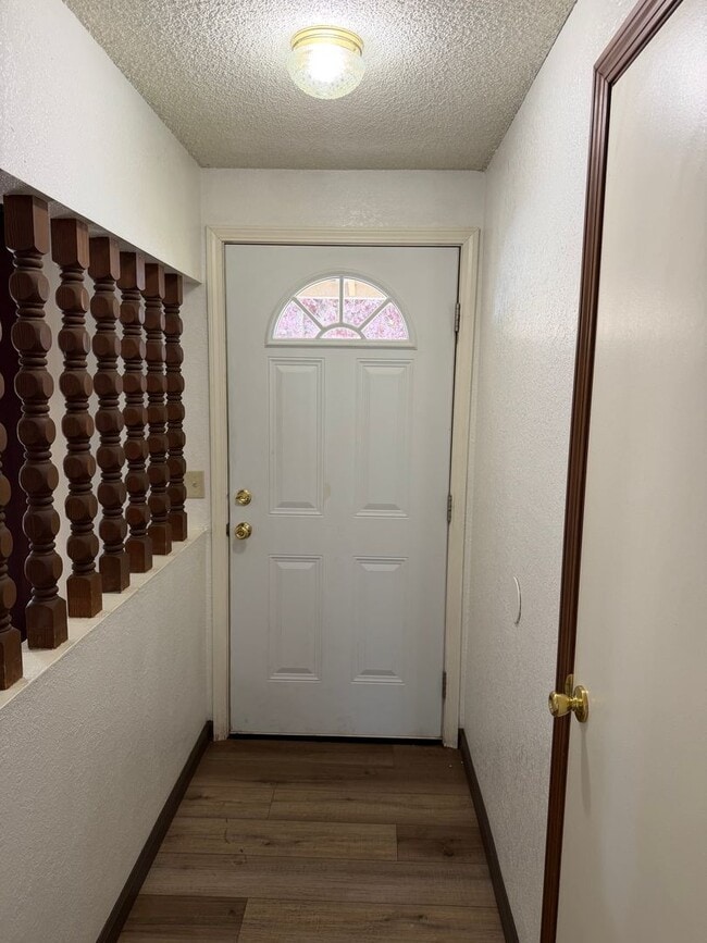Building Photo - 3 bedroom 2 bath house in Thurston!
