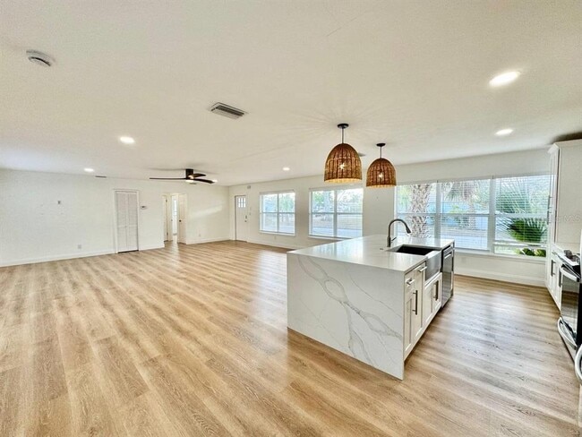 Building Photo - 1101 46th St N