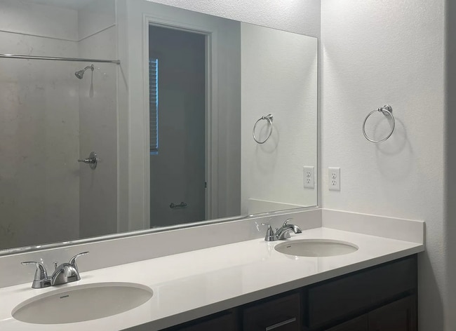 Building Photo - 4 Bed 3 Ba 2 Story 2 Car