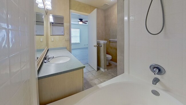 Building Photo - Beautiful 4 Bed 2 Bath Home in North Beach...