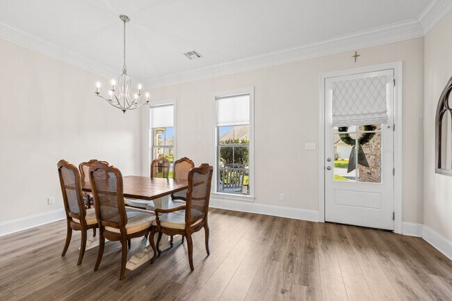Building Photo - Luxury Living in The Woodlands - COMING SO...