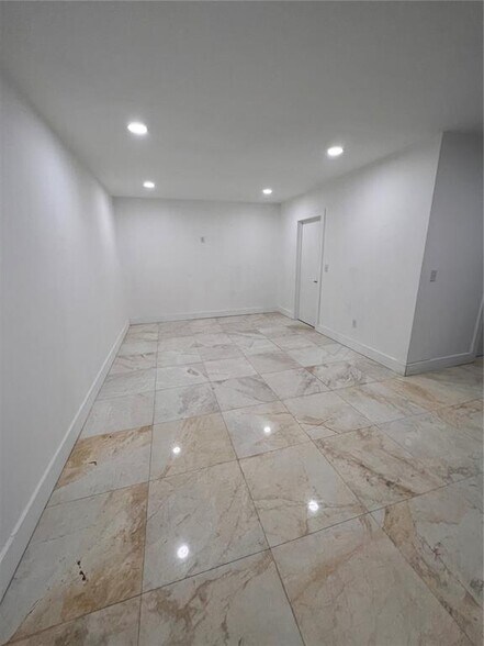 Building Photo - 1723 Jackson St