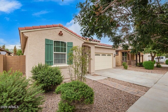 Building Photo - 10432 W Papago St