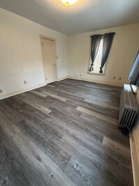 Building Photo - 40 N Chestnut St