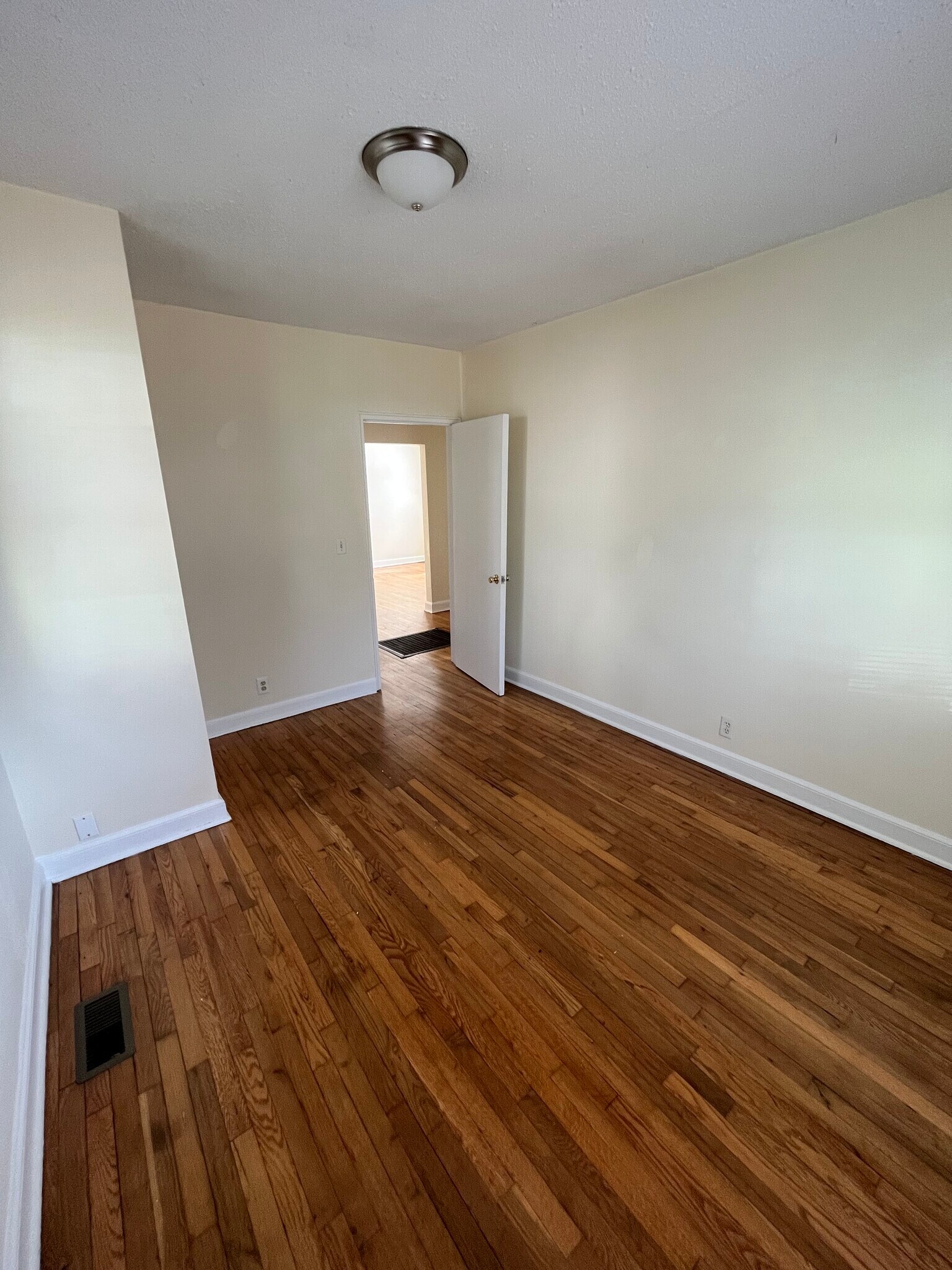 Building Photo - 300 Chamberlain St