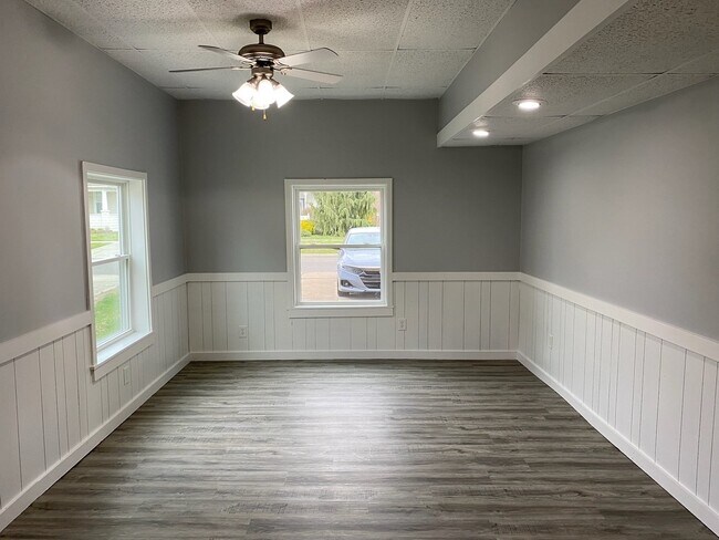 Building Photo - 837 Park St