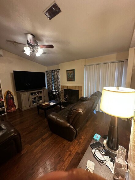 Building Photo - 4703 Stone Ridge Dr