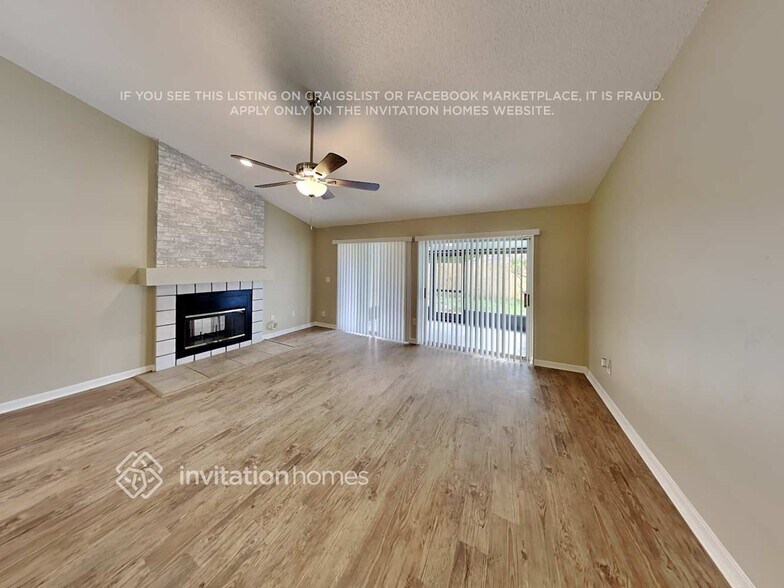 Building Photo - 1054 Providence Ln
