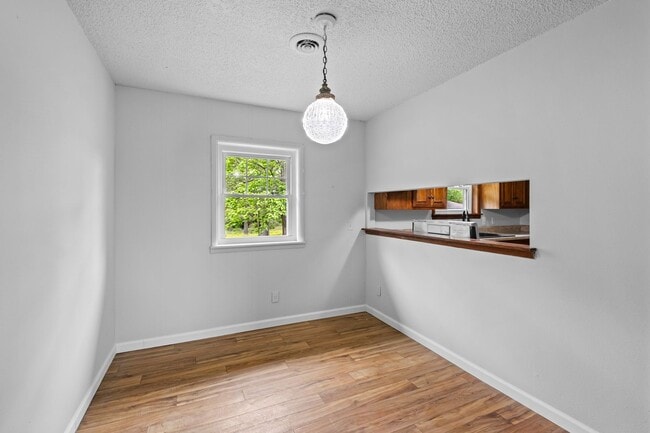 Building Photo - 16 acre farm property recently renovated!